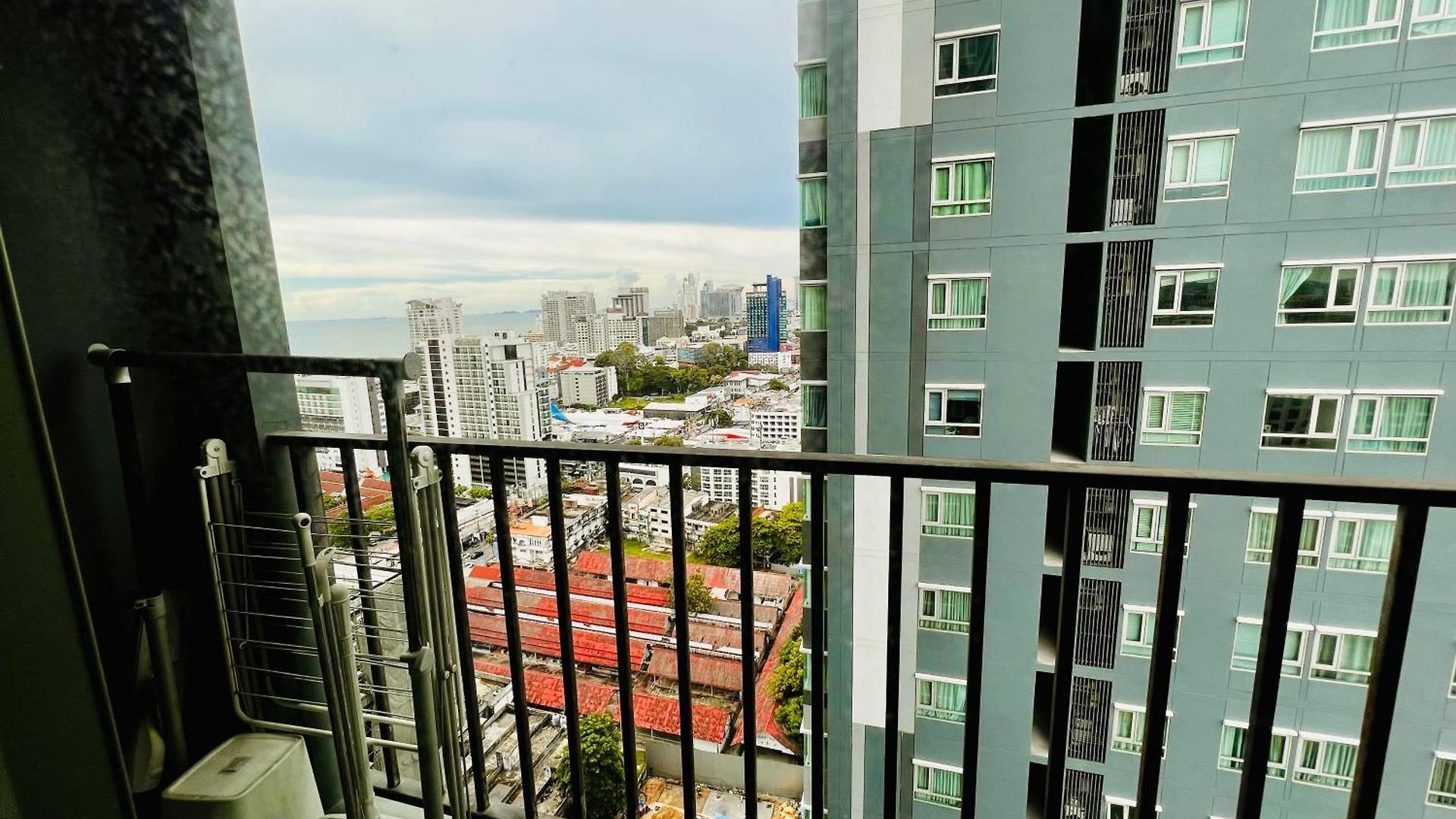 Apartment 1br Near Soi 6 *