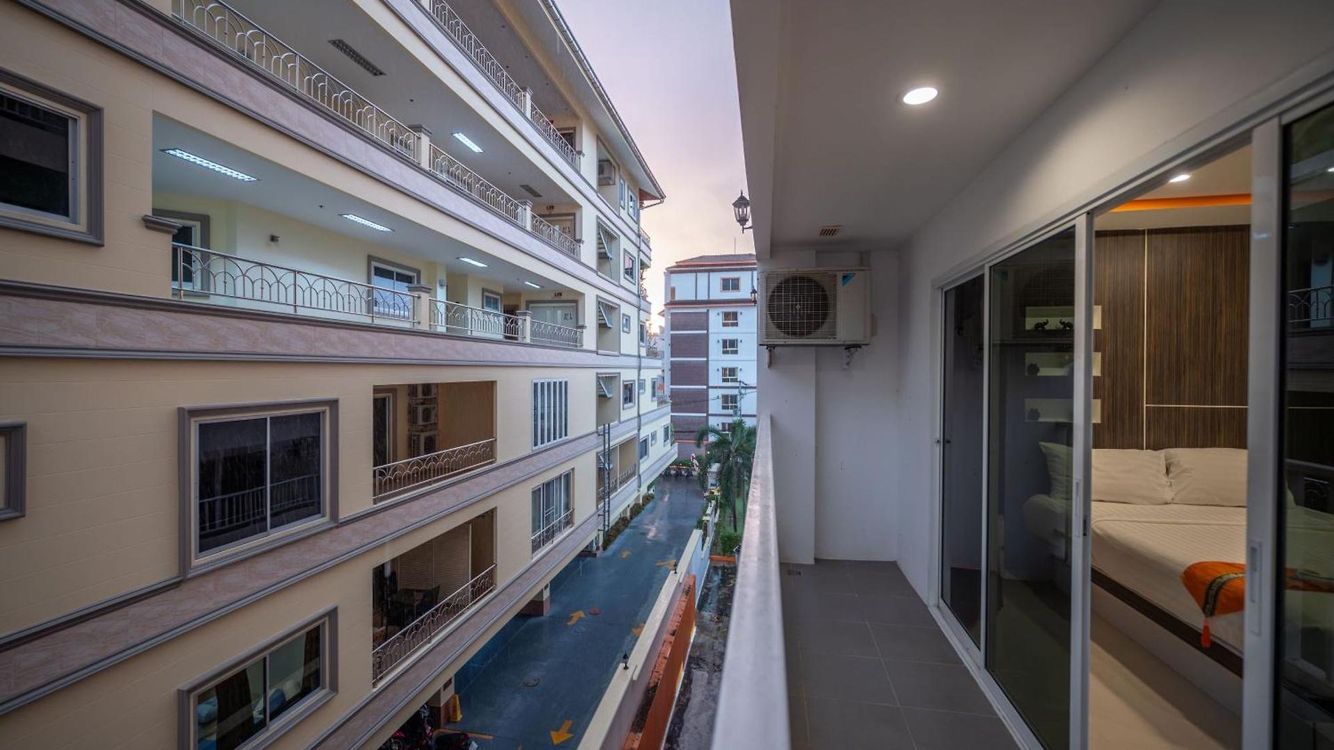 New Nordic 4 By Apartwell 3* Pattaya
