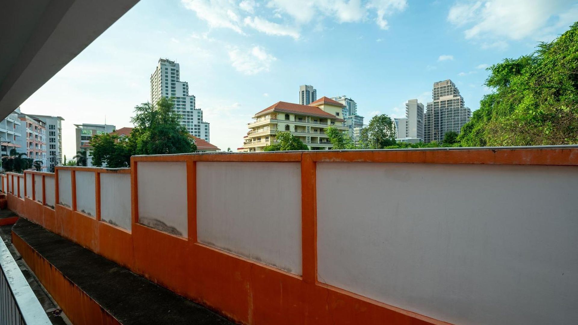 New Nordic 4 By Apartwell 3* Pattaya