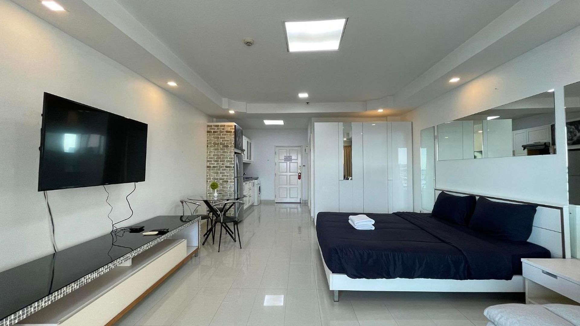 Apartment View Talay 6 By Pat 42