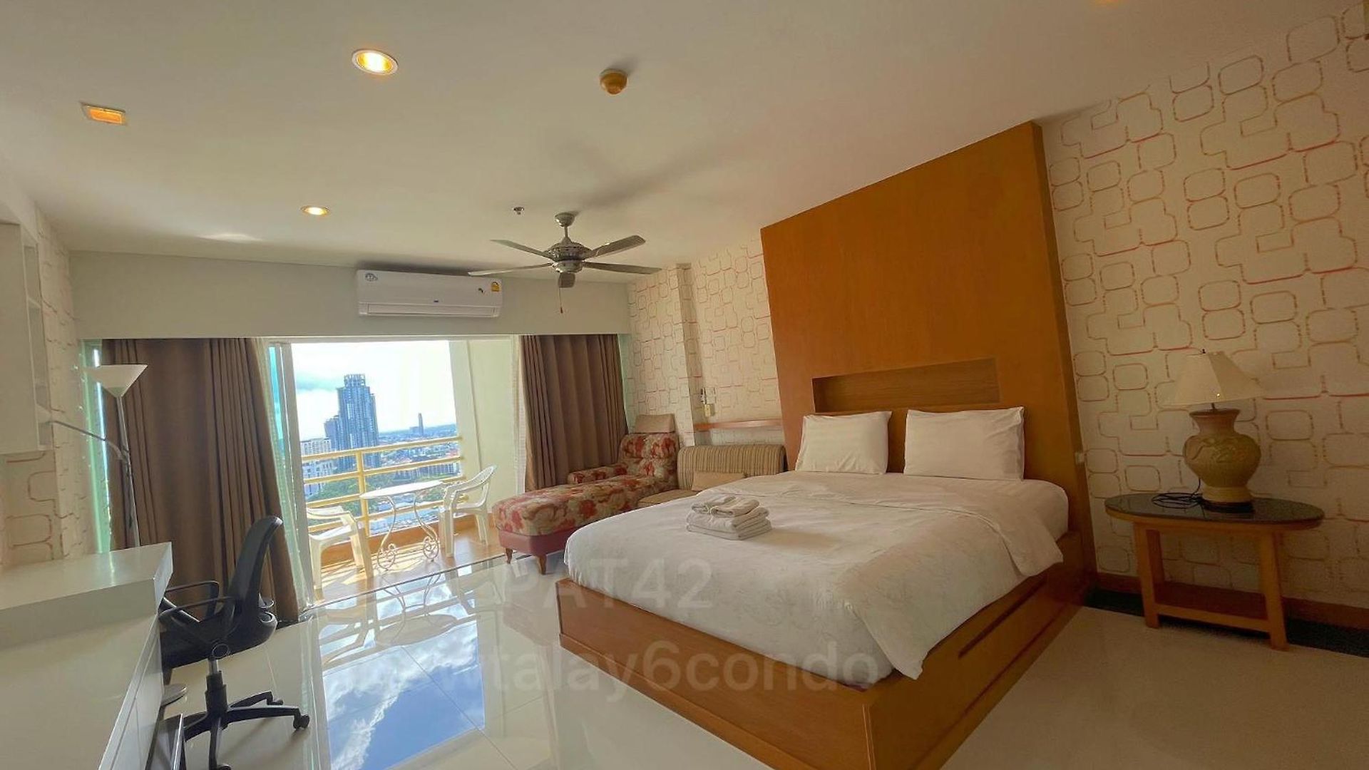 Apartment View Talay 6 By Pat 42