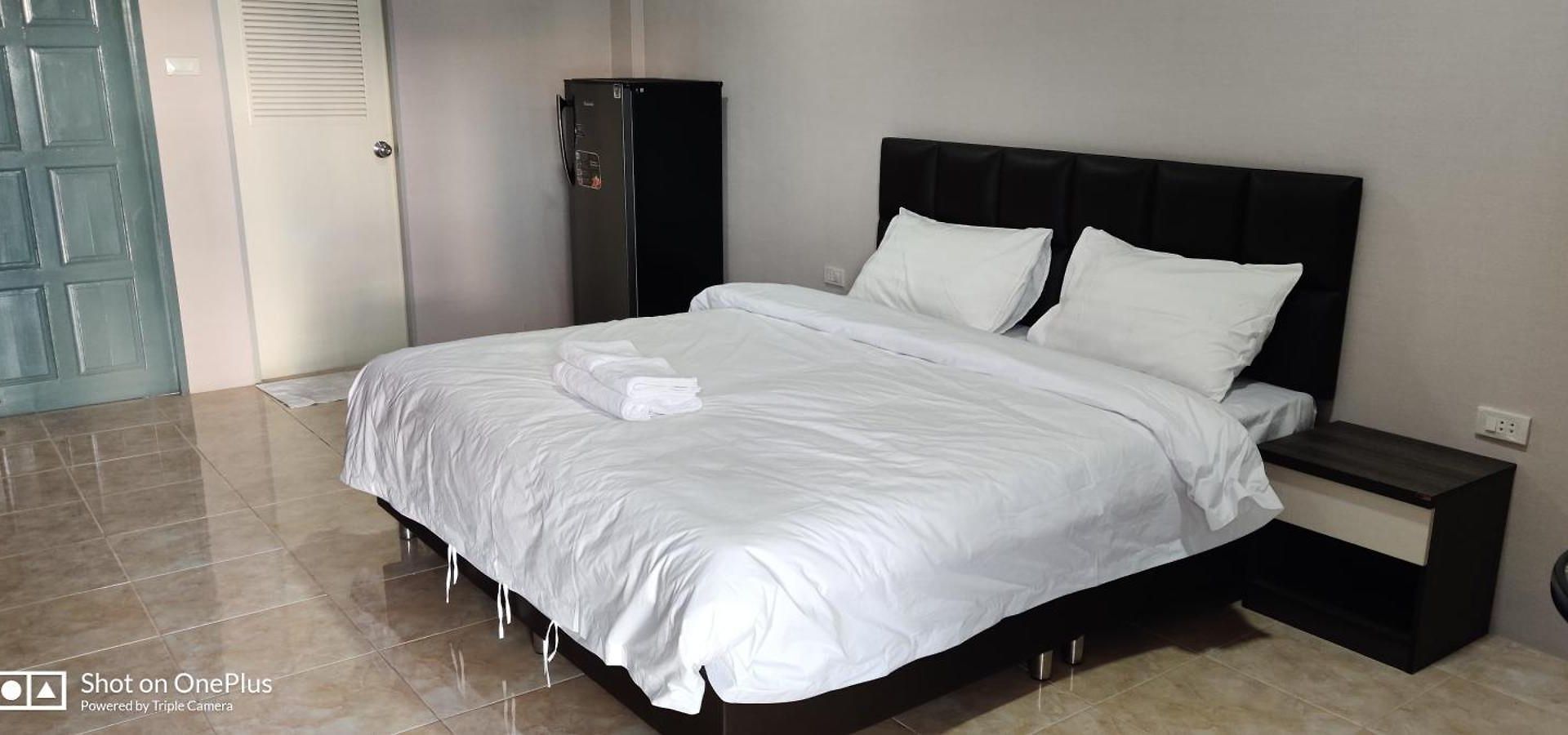 Dj Residency And Pool Party โรงแรม 3*