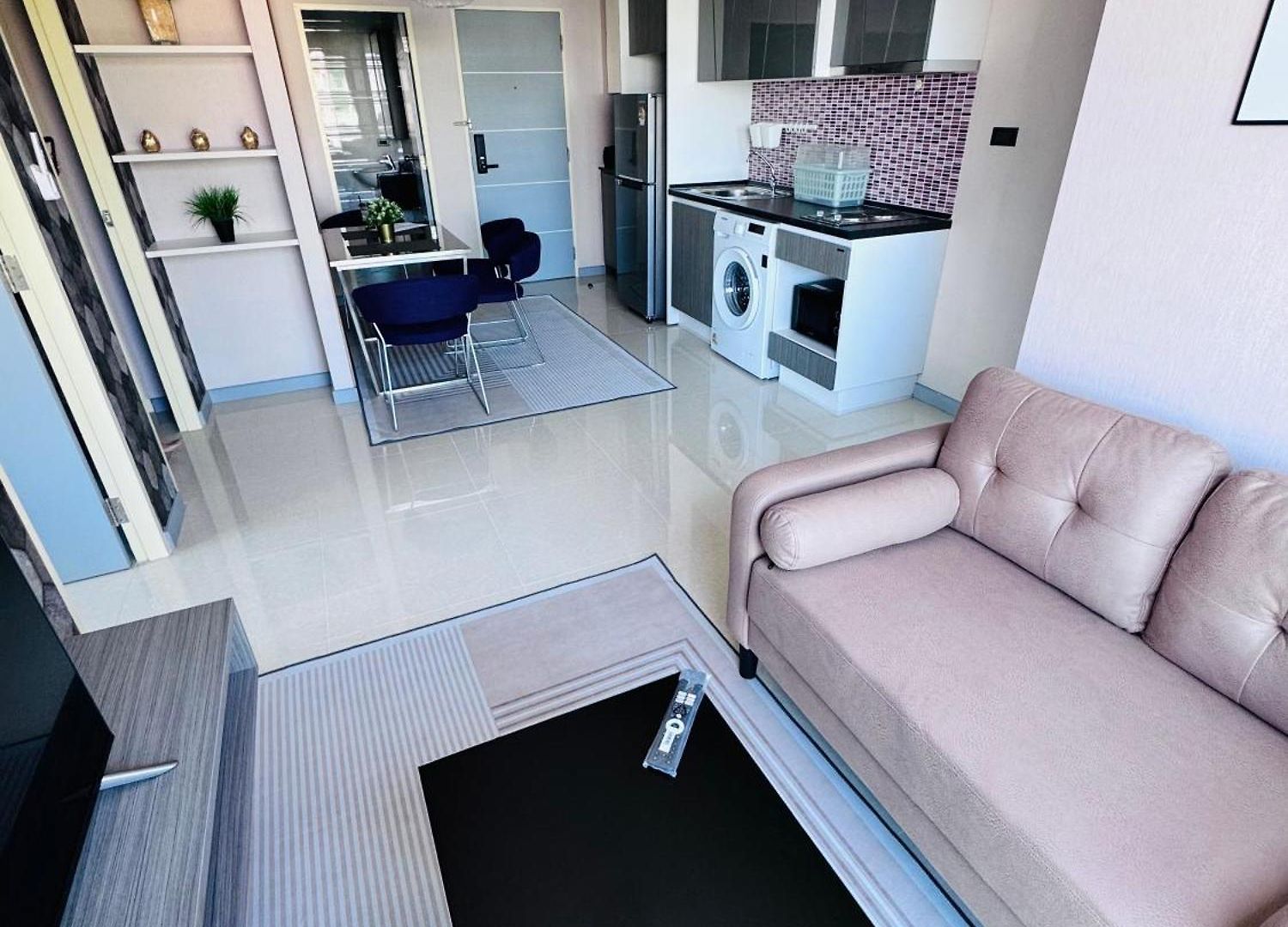The Private Paradise Two-Bedroom Condo Only Women, Shared Accommodation *
