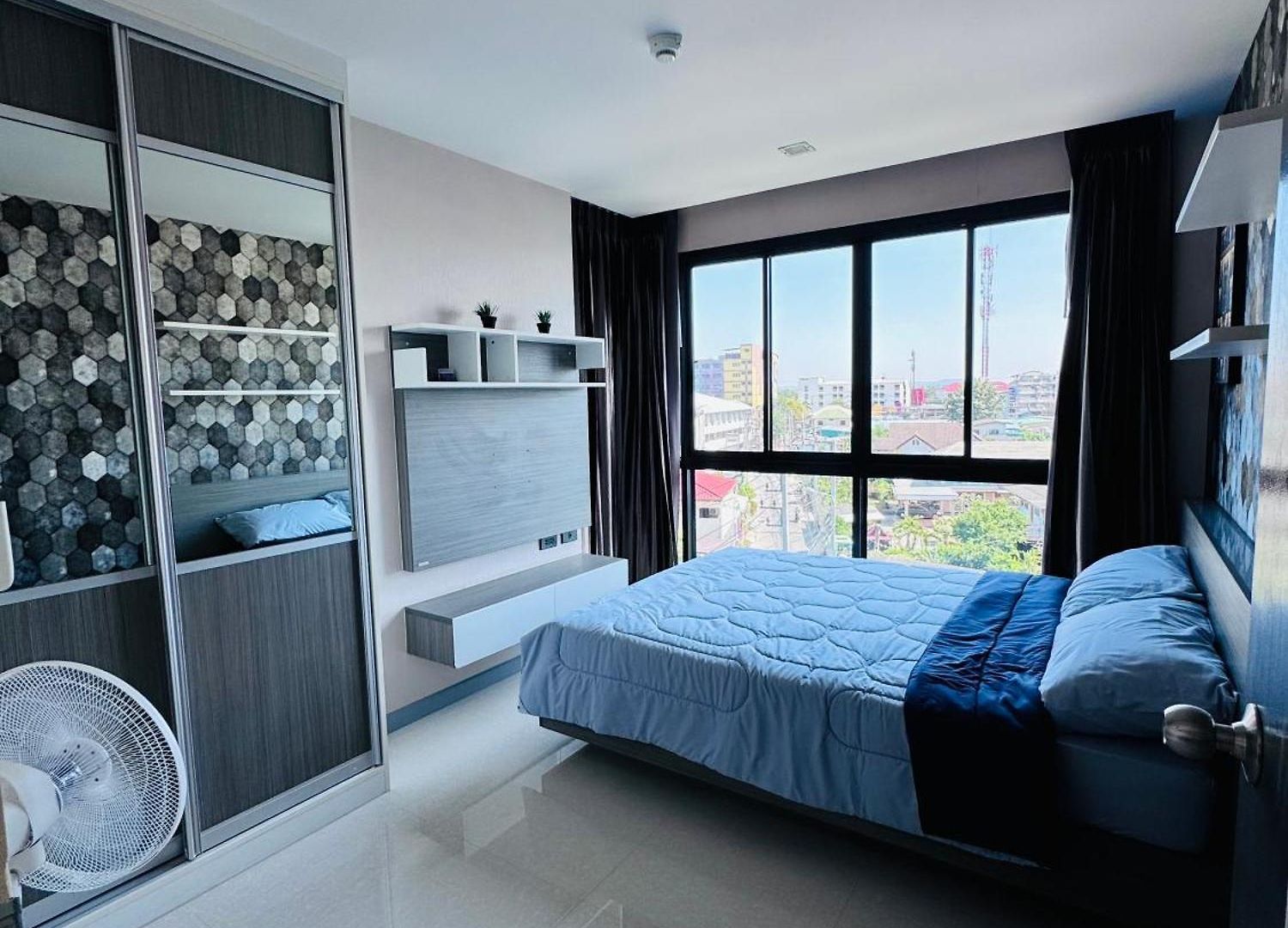 อพาร์ทเม้น The Private Paradise Two-Bedroom Condo Only Women, Shared Accommodation