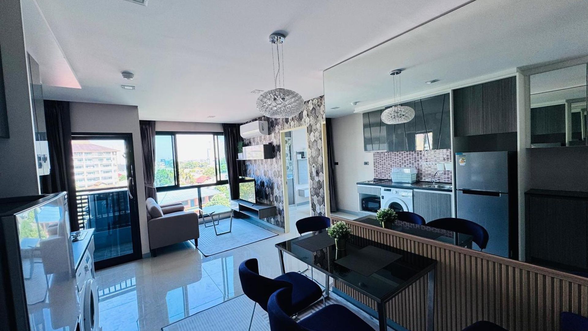 The Private Paradise Two-Bedroom Condo Only Women, Shared Accommodation