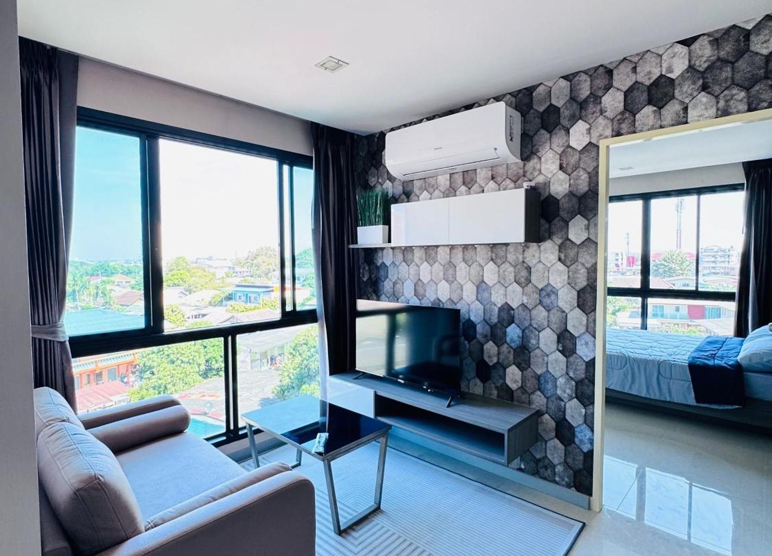 The Private Paradise Two-Bedroom Condo Only Women, Shared Accommodation *