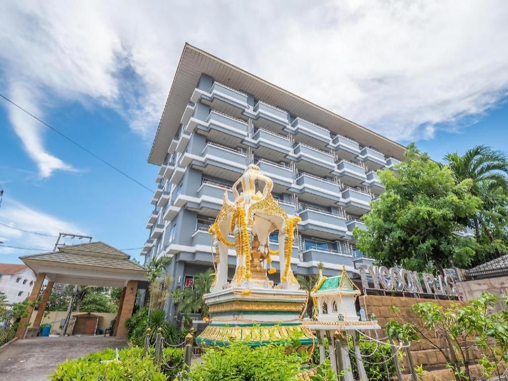 Tycoon Place Garden โรงแรม 3*