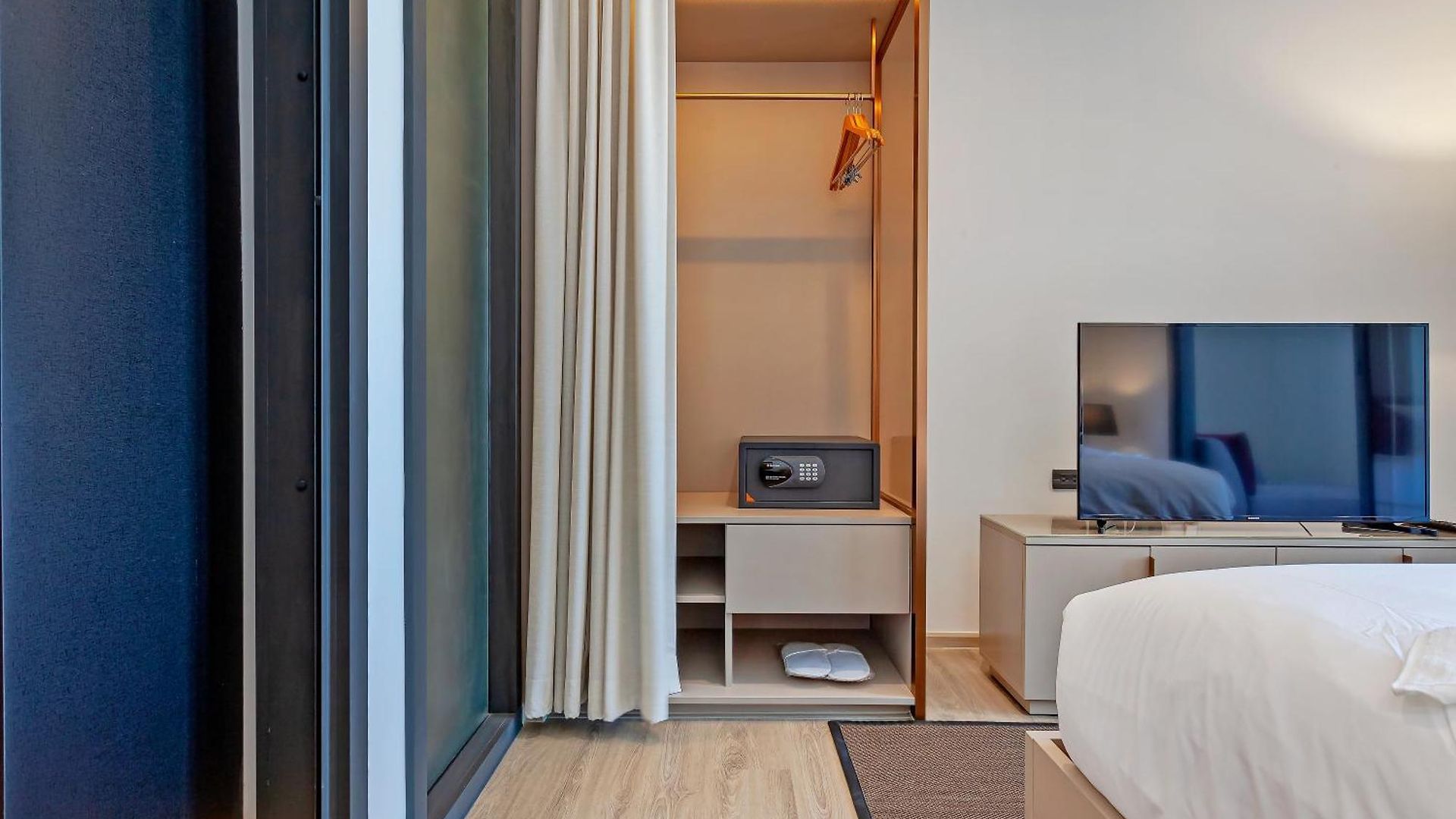 Edge Sea View High Floor 23,26 อพาร์ตโฮเทล 4*