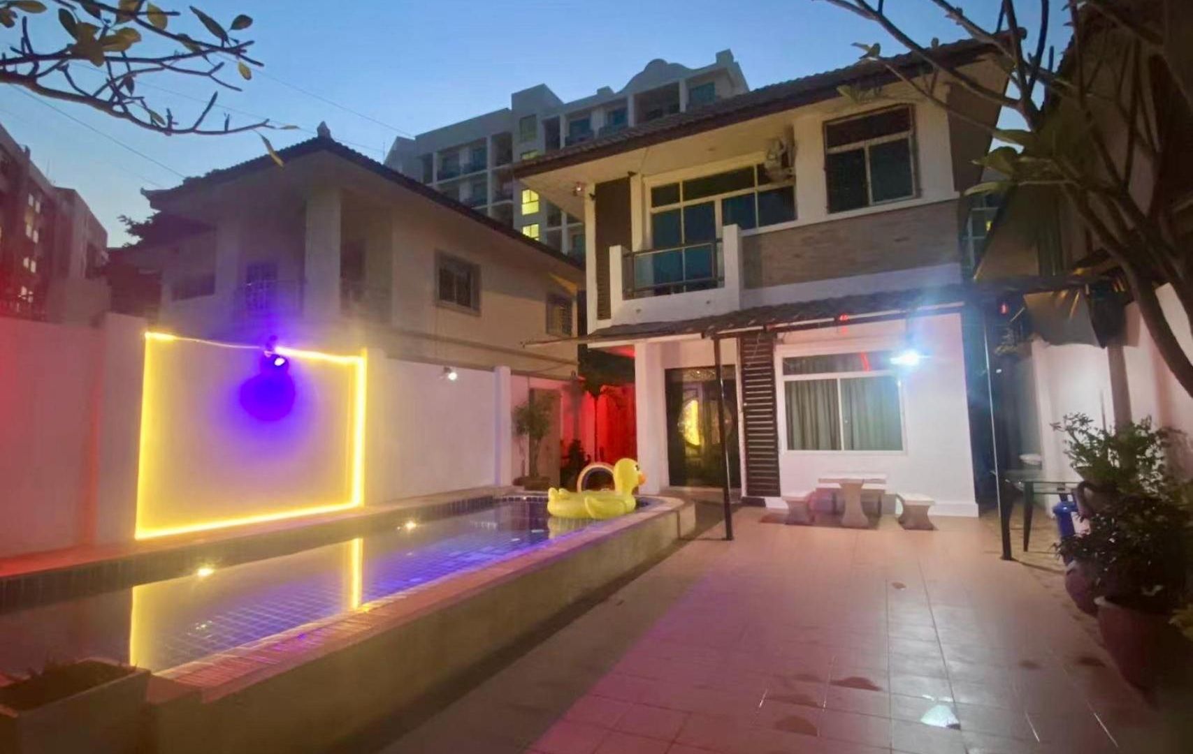Villa Sunshine Near Private Pool