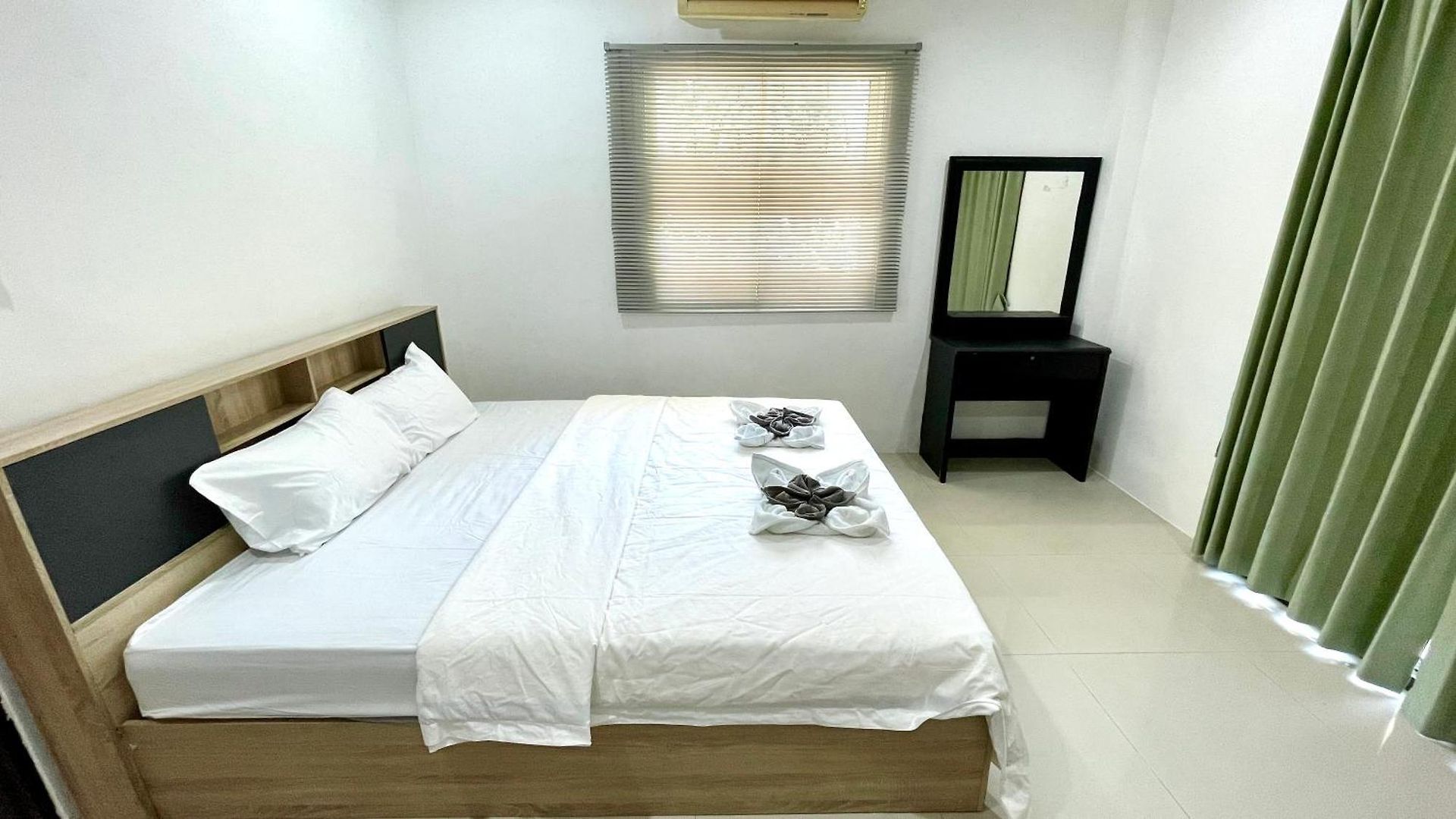 Sunshine Near Private Pool * Pattaya