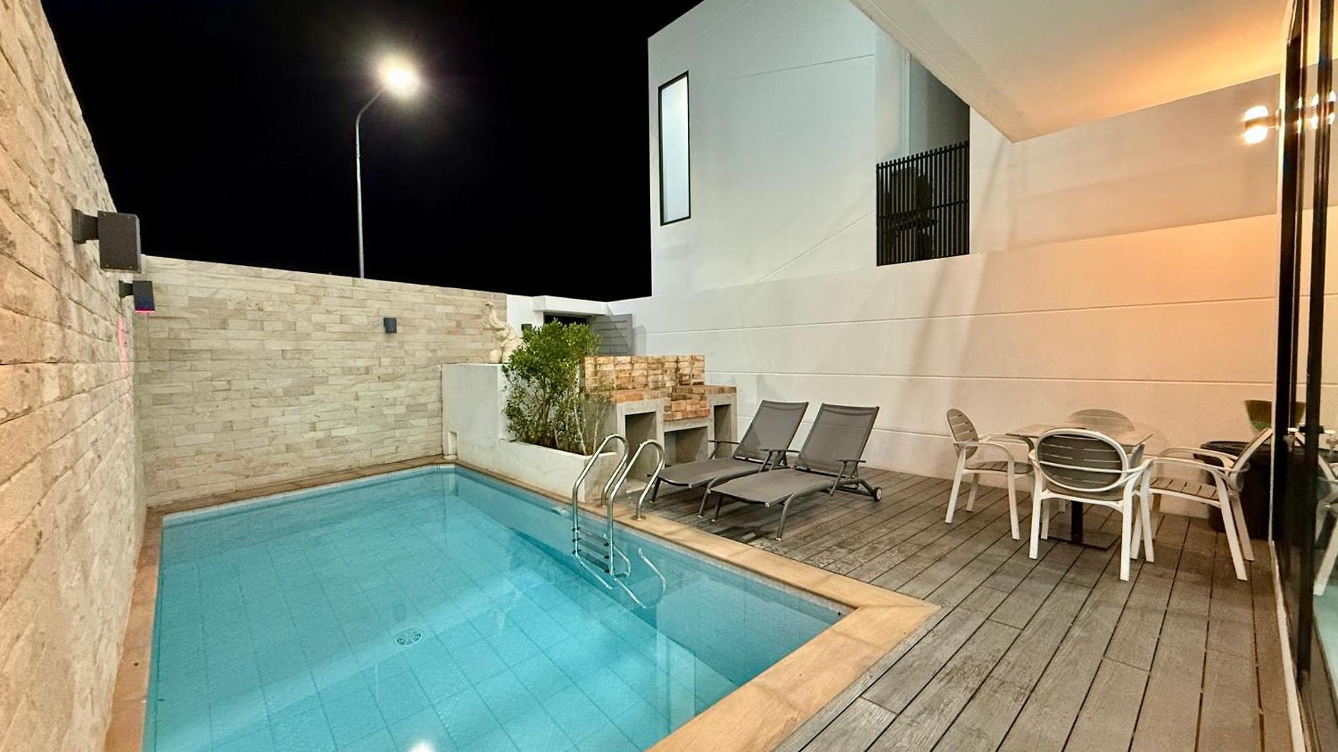 Pool 178 Nearby Walking Street วิลล่า Pattaya