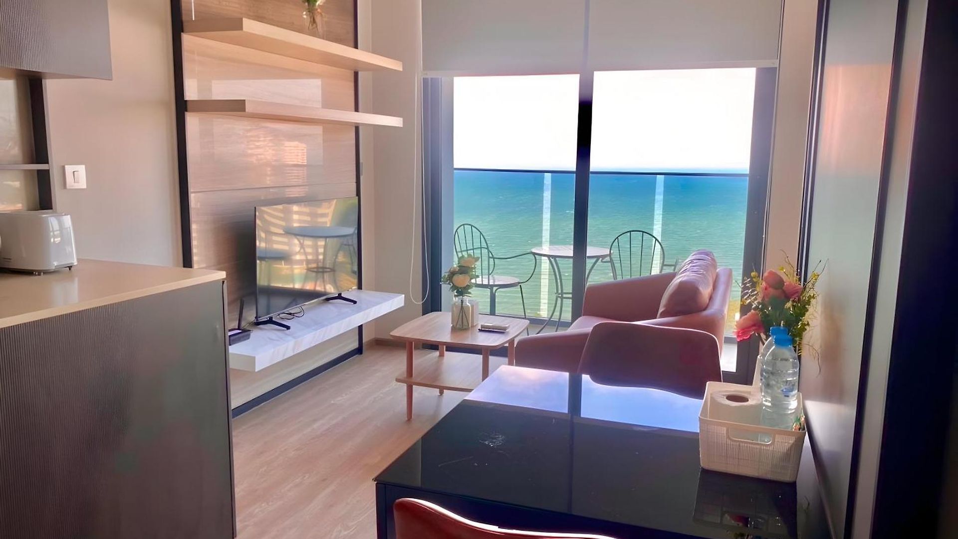 อพาร์ทเม้น Beachfront 1br With Breathtaking Views Pattaya