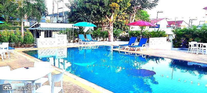 Residency And Pool 3*