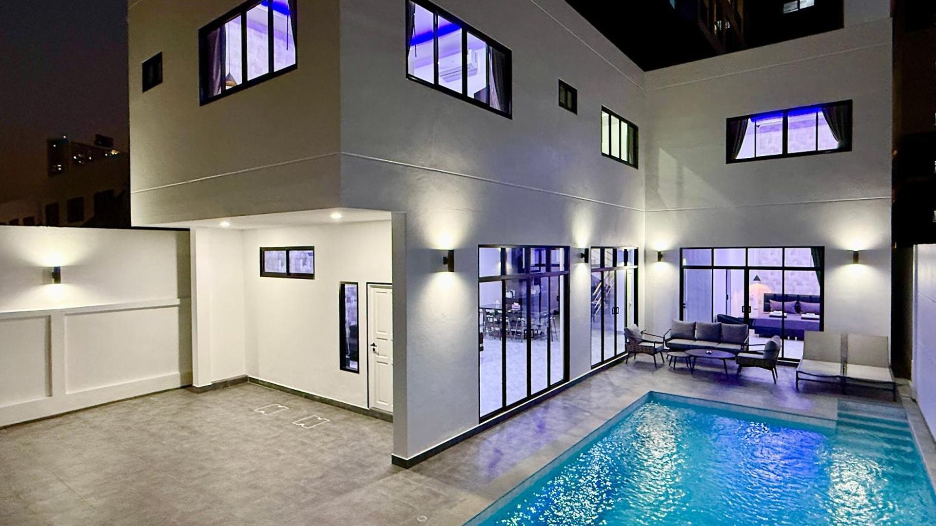 Pool 435 Nearby Walking Street * Pattaya