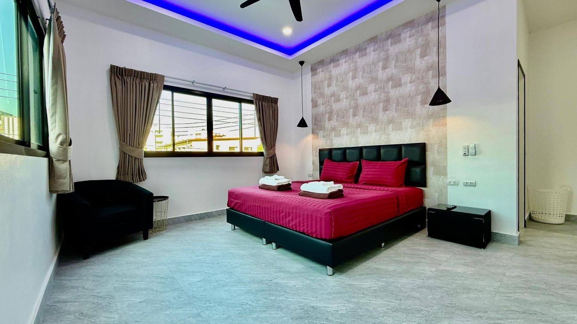 Pool 435 Nearby Walking Street Pattaya