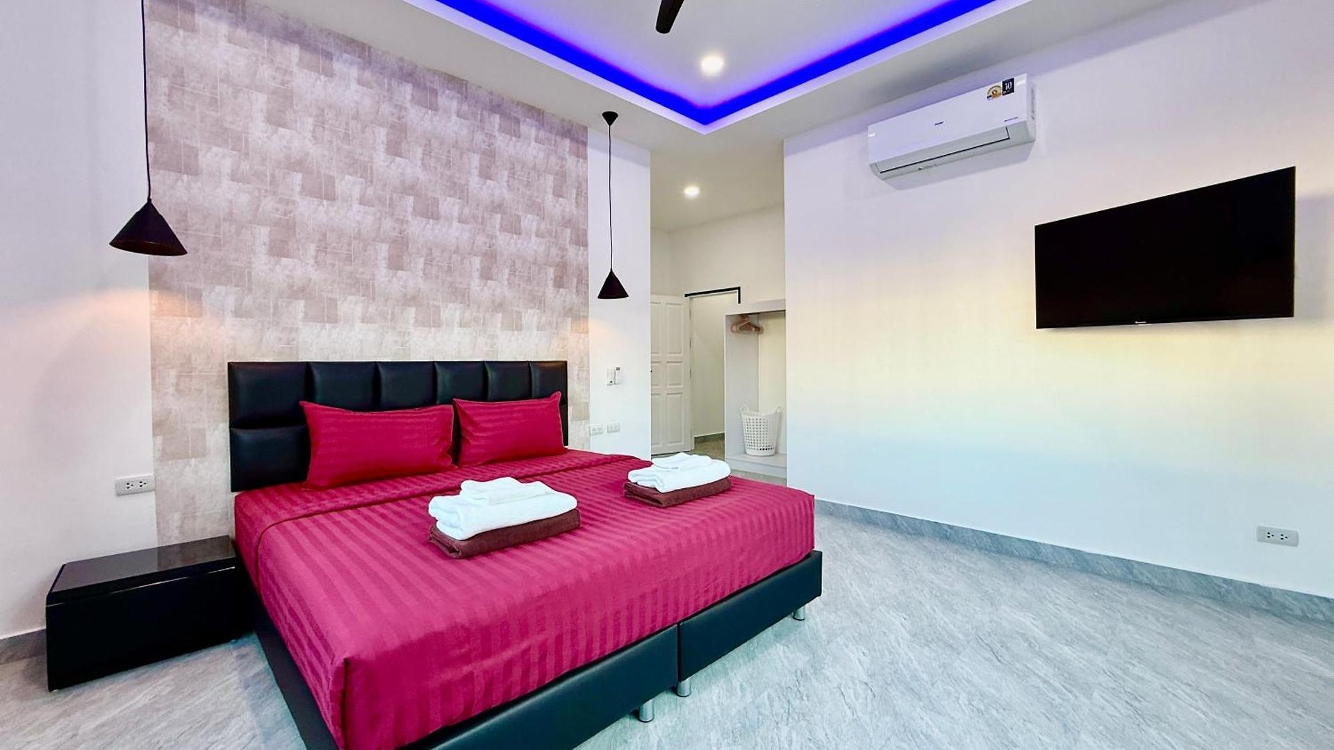 Pool 435 Nearby Walking Street * Pattaya