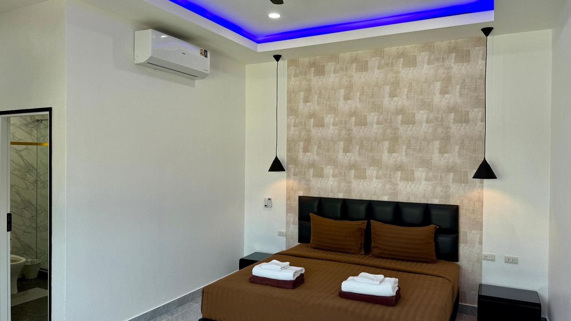 Pool 435 Nearby Walking Street * Pattaya