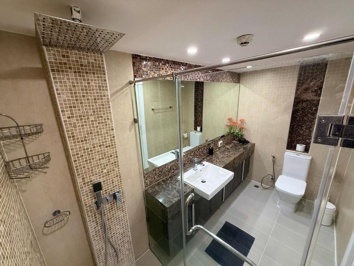 อพาร์ทเม้น Large Luxury - Centre - Centara Avenue - 101 *