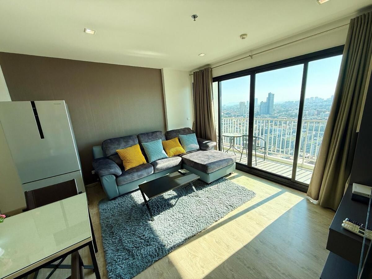 The Base - Spacious 70sqm, 2 Bedroom, 2 Bathroom, Penthouse - Centre - 592 อพาร์ทเม้น *