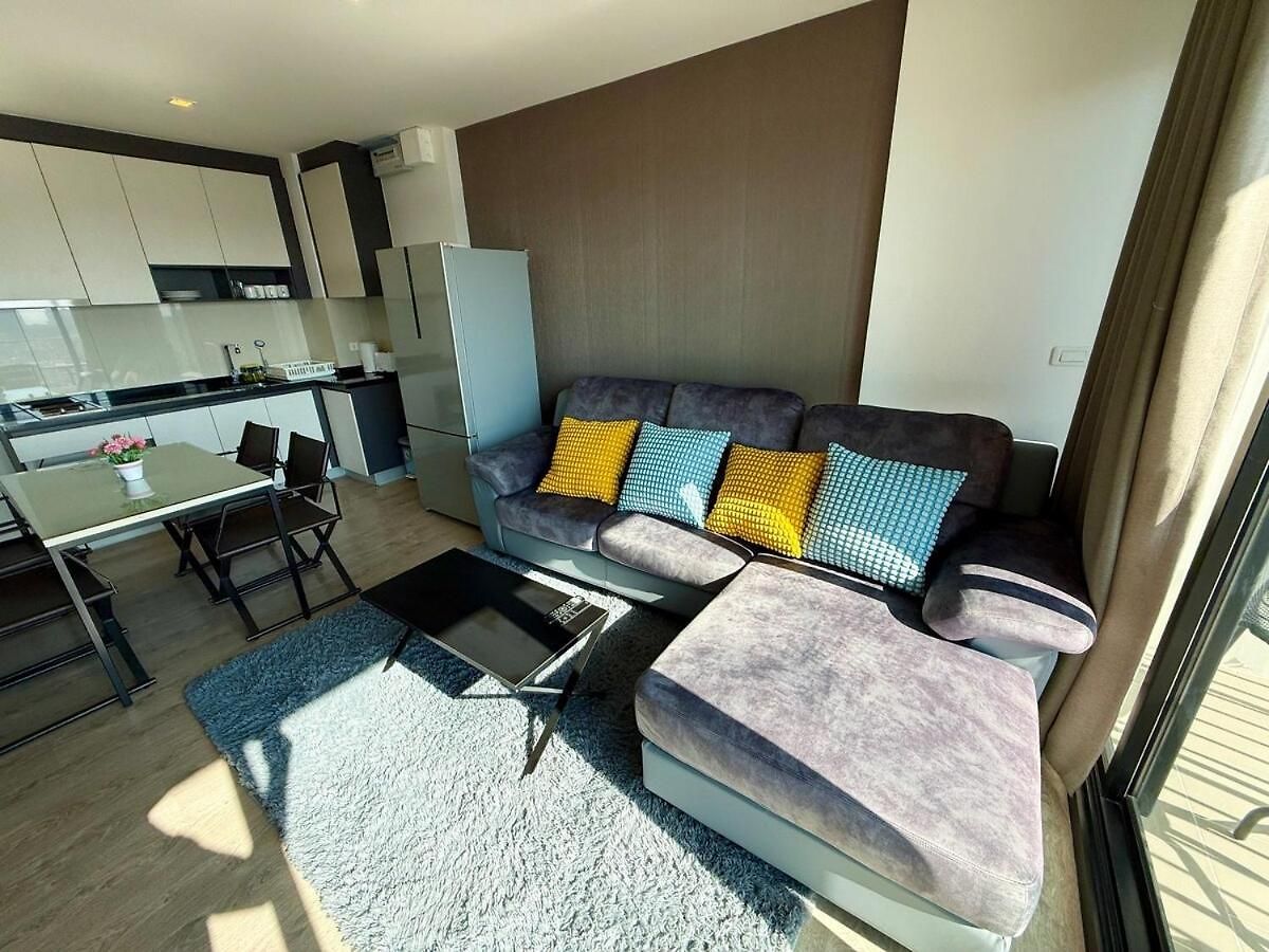 อพาร์ทเม้น The Base - Spacious 70sqm, 2 Bedroom, 2 Bathroom, Penthouse - Centre - 592 Pattaya