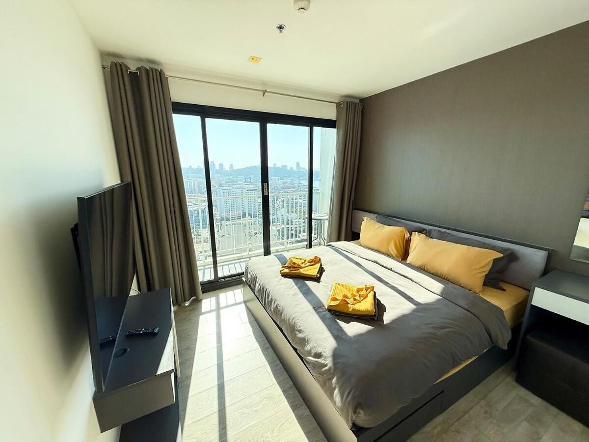 อพาร์ทเม้น The Base - Spacious 70sqm, 2 Bedroom, 2 Bathroom, Penthouse - Centre - 592