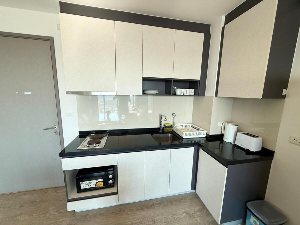 อพาร์ทเม้น The Base - Spacious 70sqm, 2 Bedroom, 2 Bathroom, Penthouse - Centre - 592 *