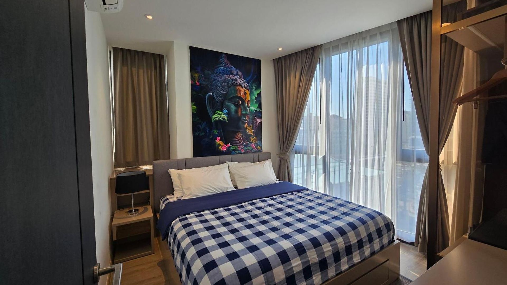 Edge 2br Balcony Garden View Infinity Pool & Location * Pattaya