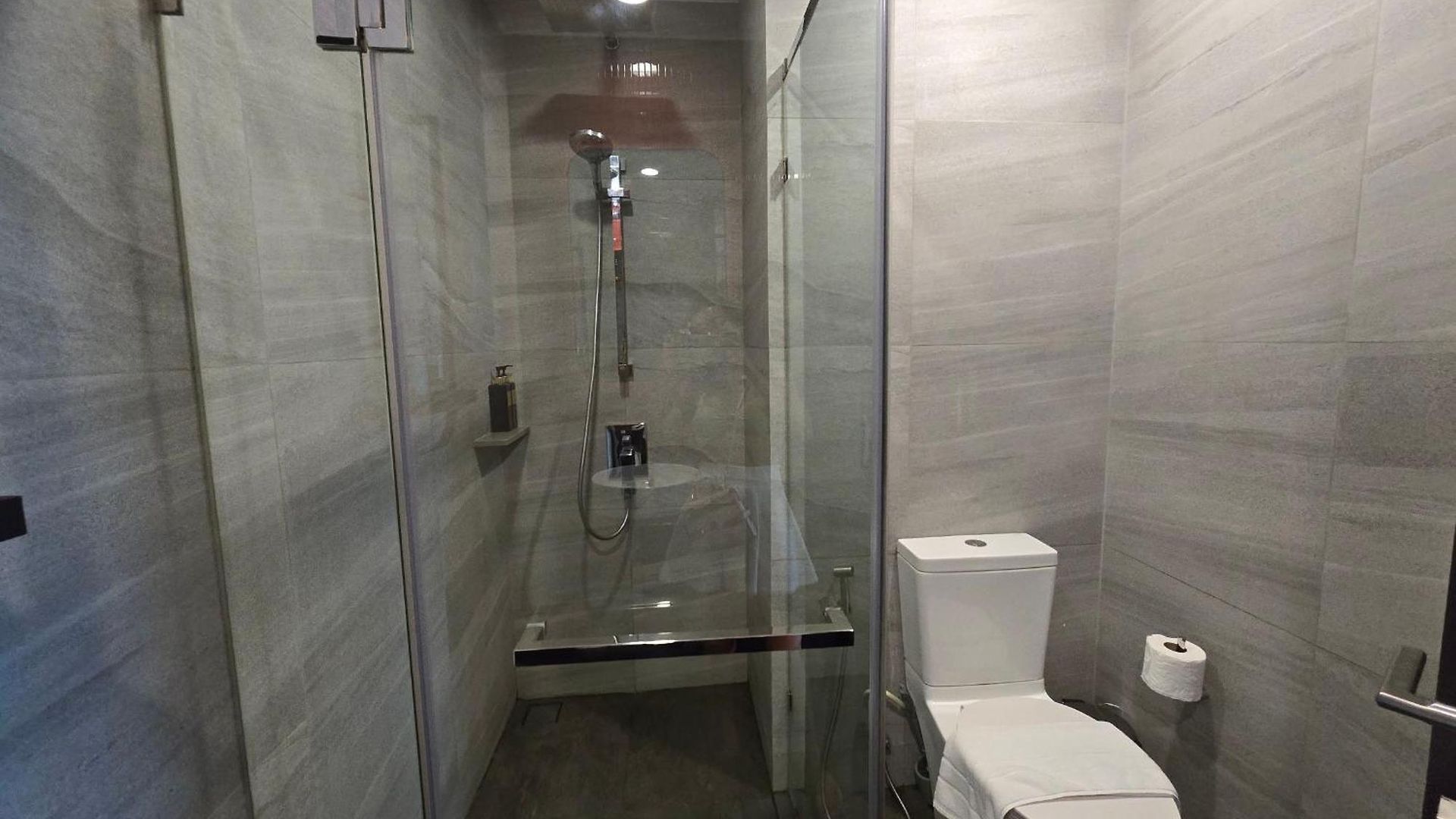Edge 2br Balcony Garden View Infinity Pool & Location อพาร์ทเม้น