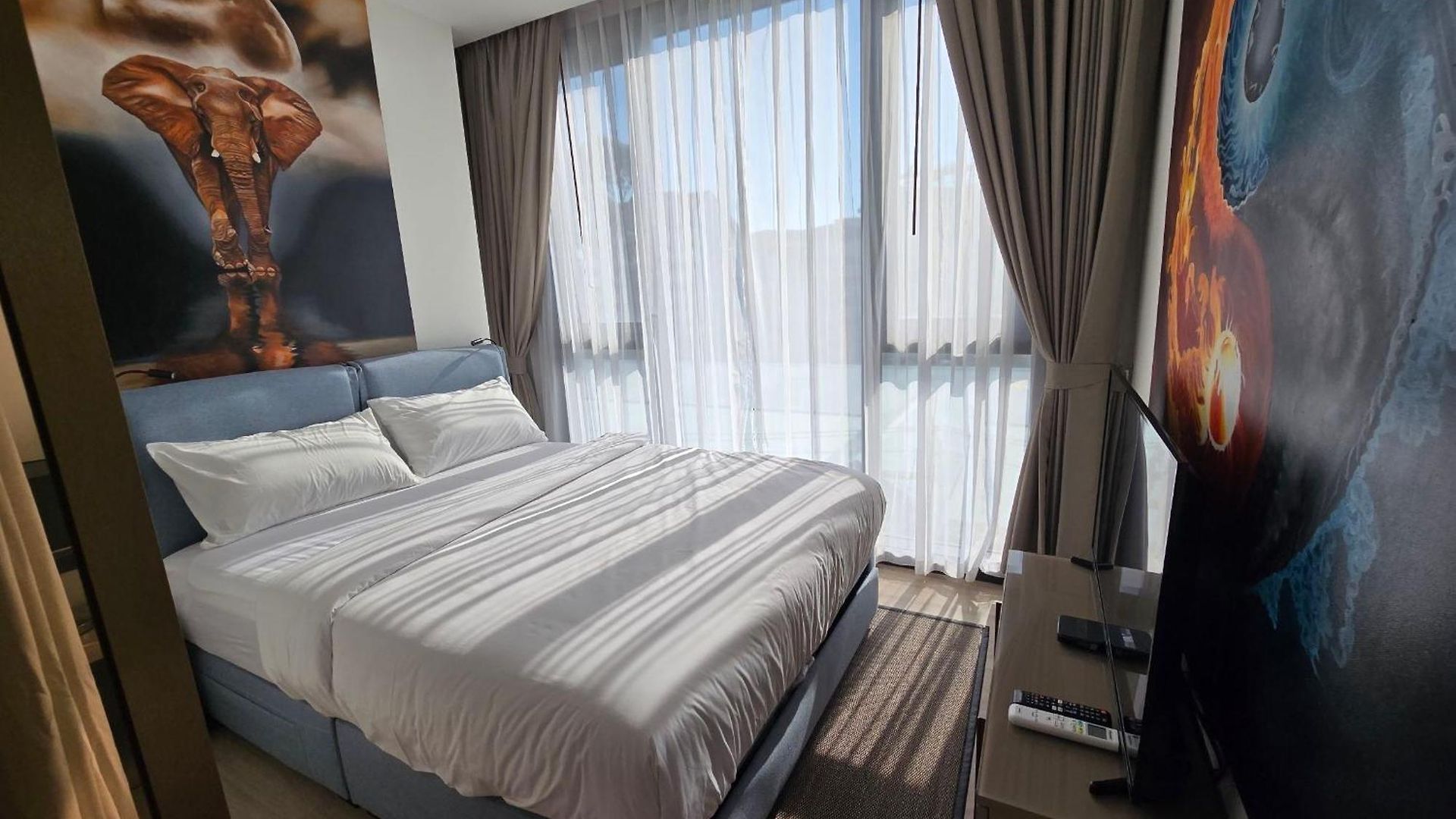 อพาร์ทเม้น Edge 2br Balcony Garden View Infinity Pool & Location *