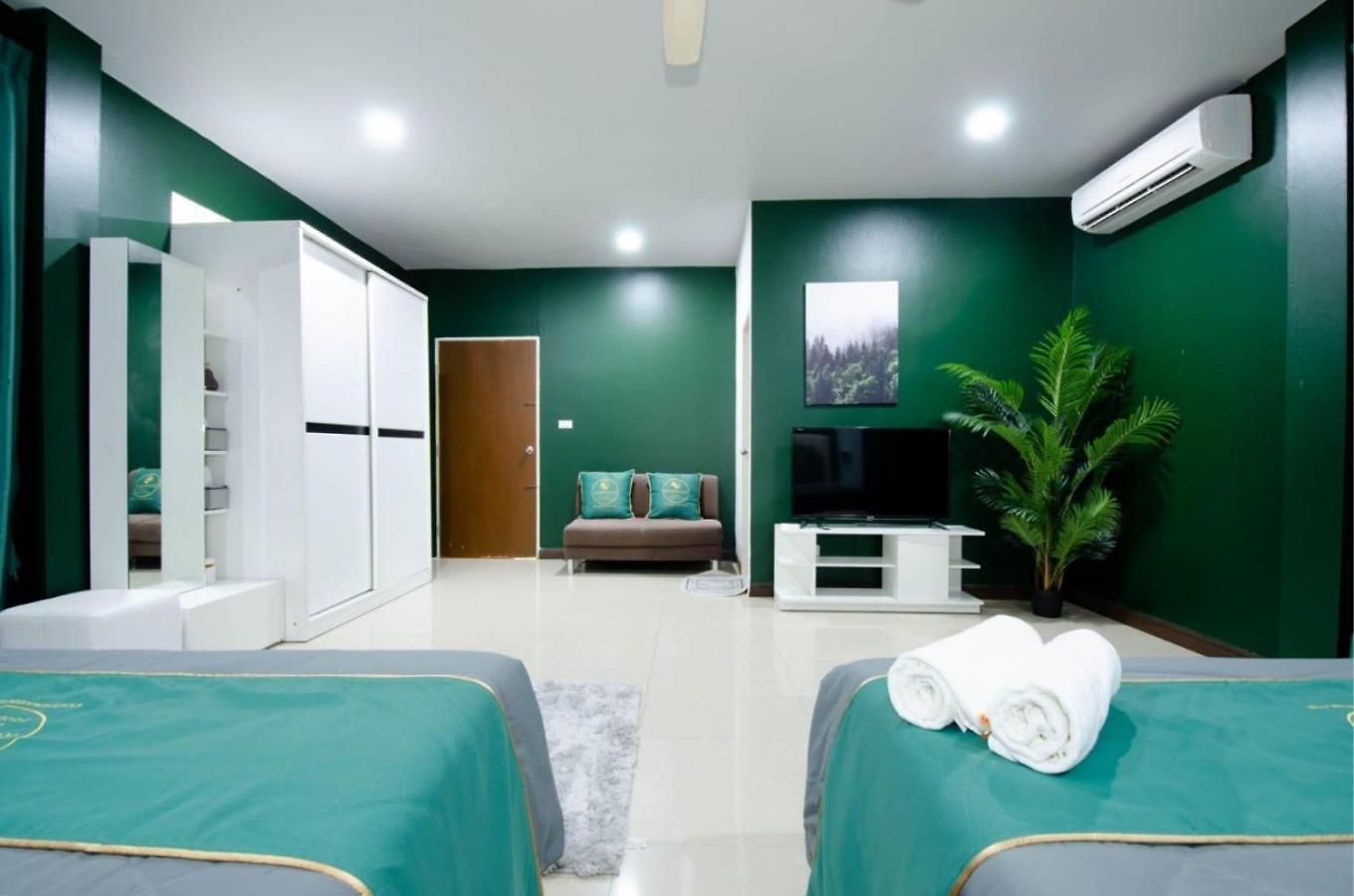 The Ace 6 Bedroom 6 Bathroom With Free Bills * Pattaya