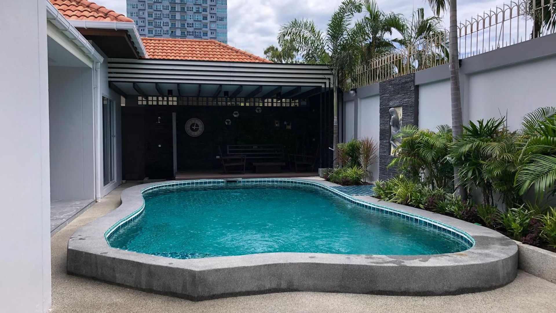 Majestic Pool วิลล่า
