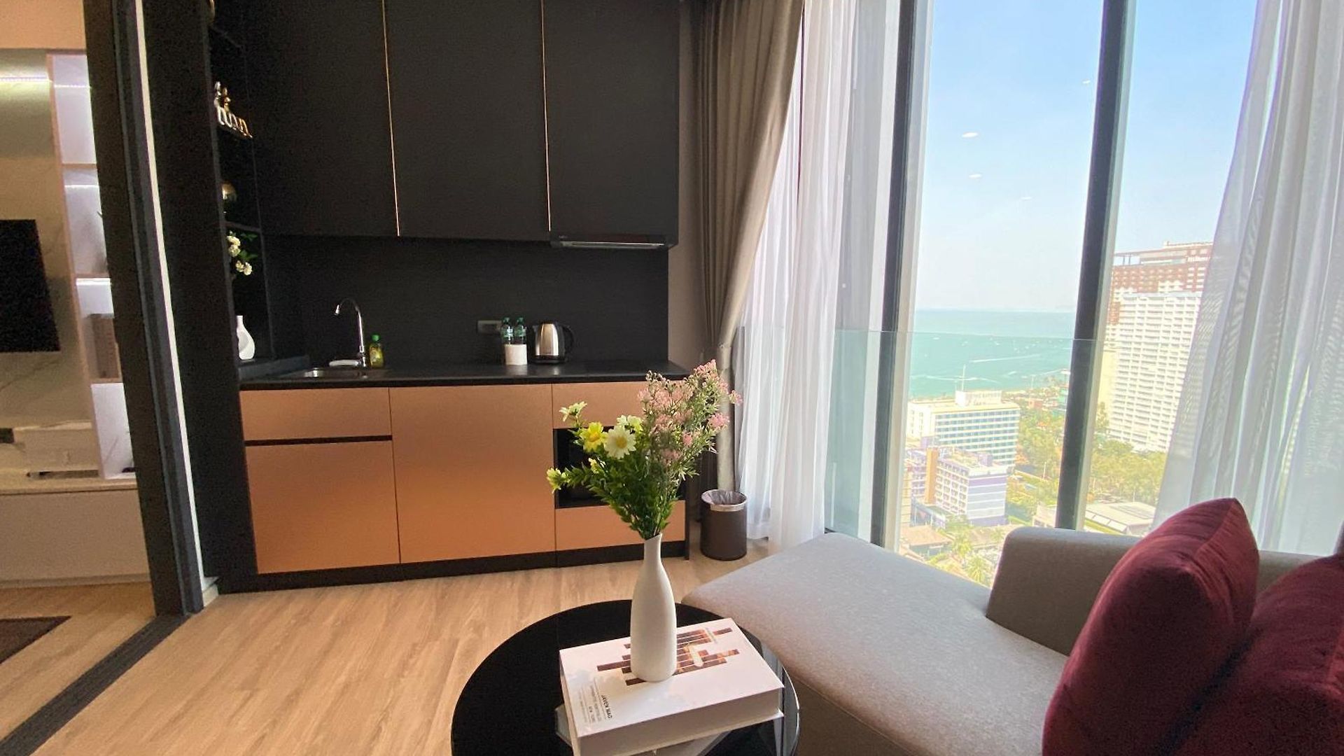 Luxury Edge Apartment