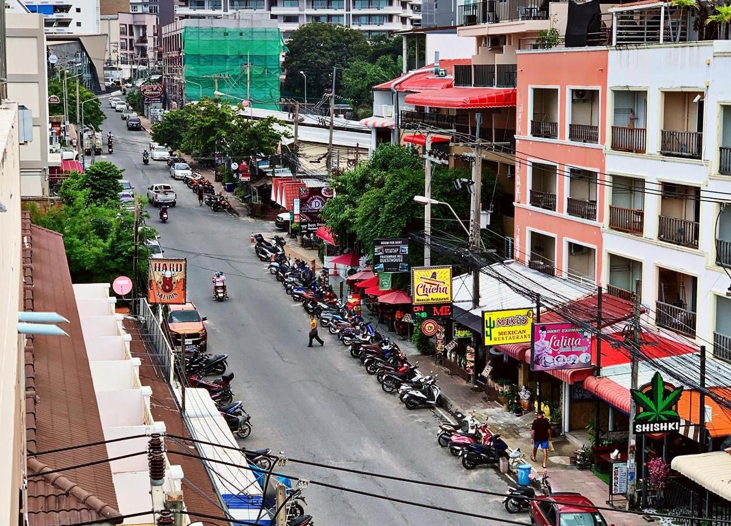 โรงแรม 4 Palms Pratumanak Pattaya