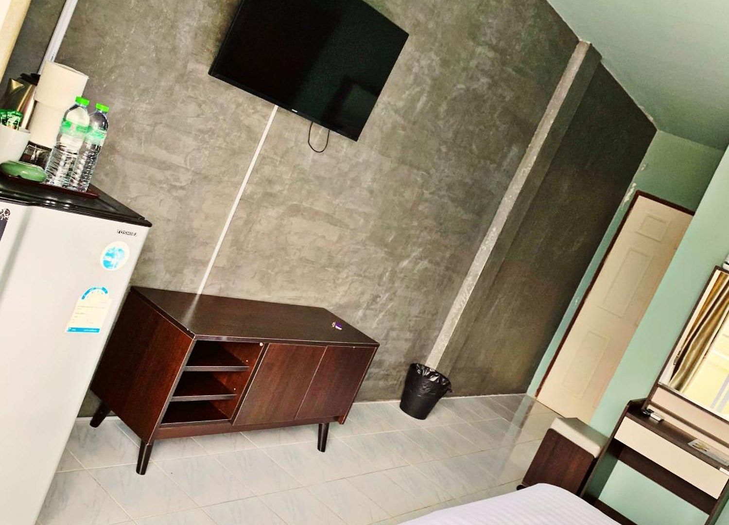 โรงแรม 4 Palms Pratumanak Pattaya