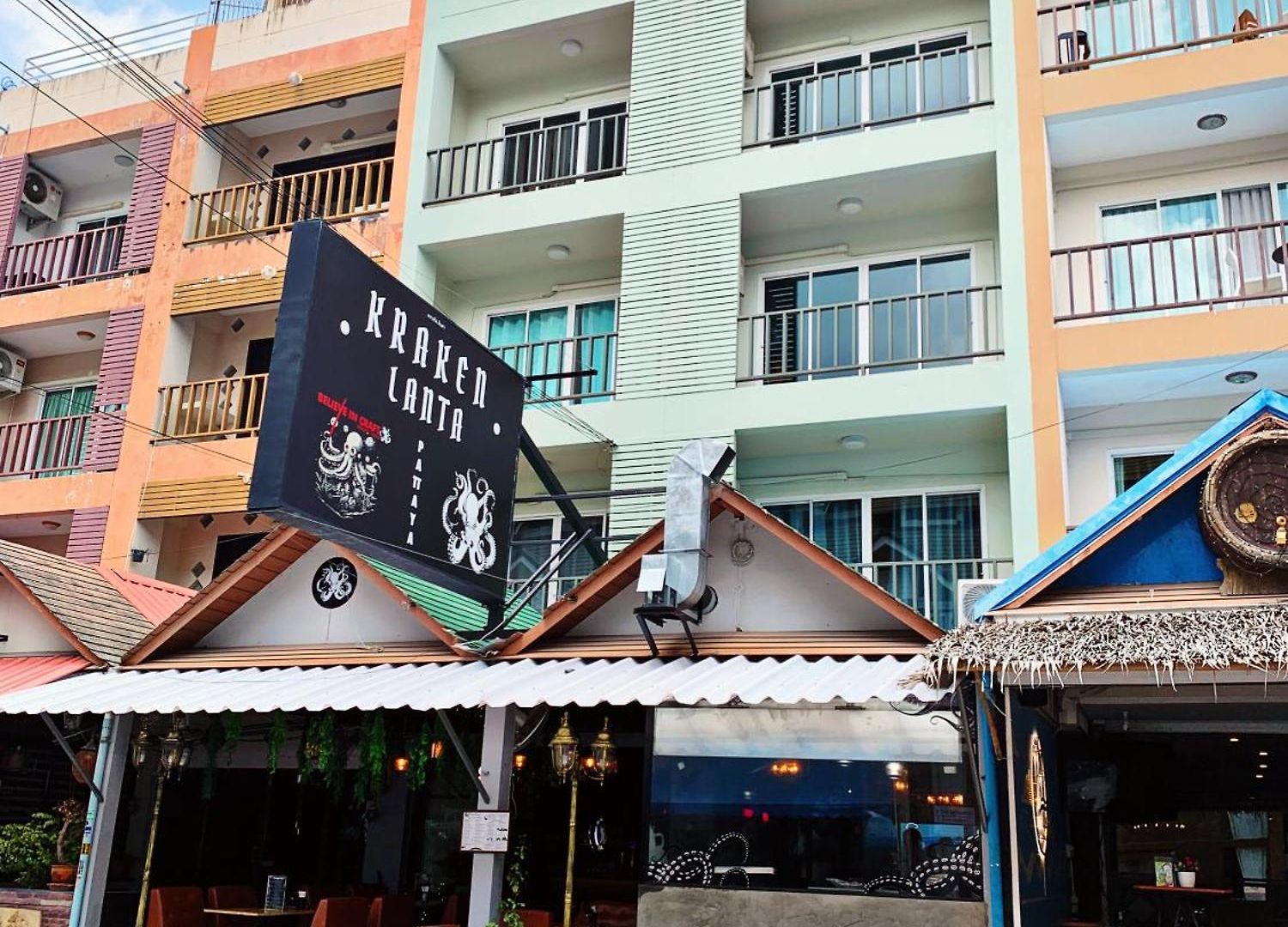 4 Palms Pratumanak โรงแรม 3*