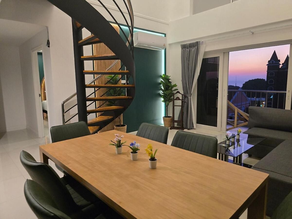 อพาร์ทเม้น Luxurious Penthouse