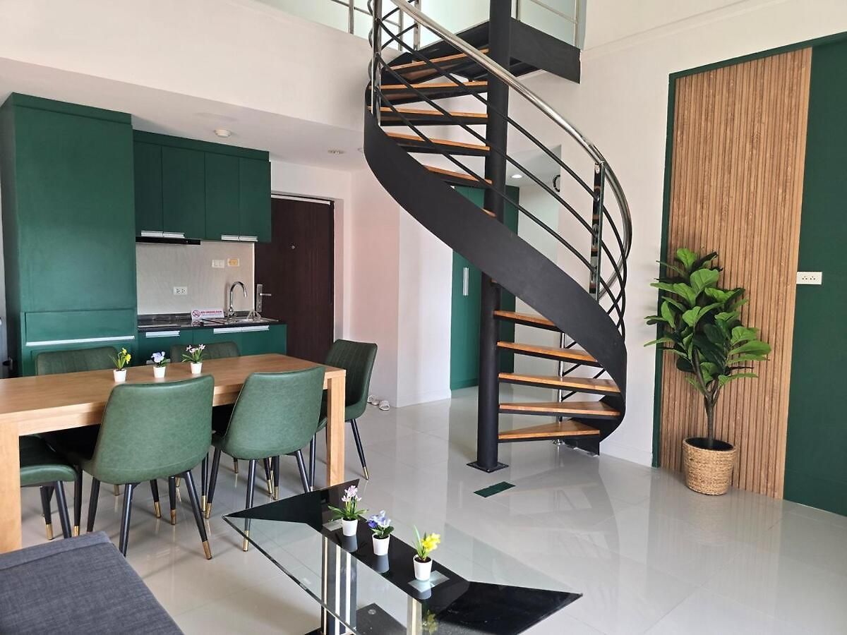 อพาร์ทเม้น Luxurious Penthouse *