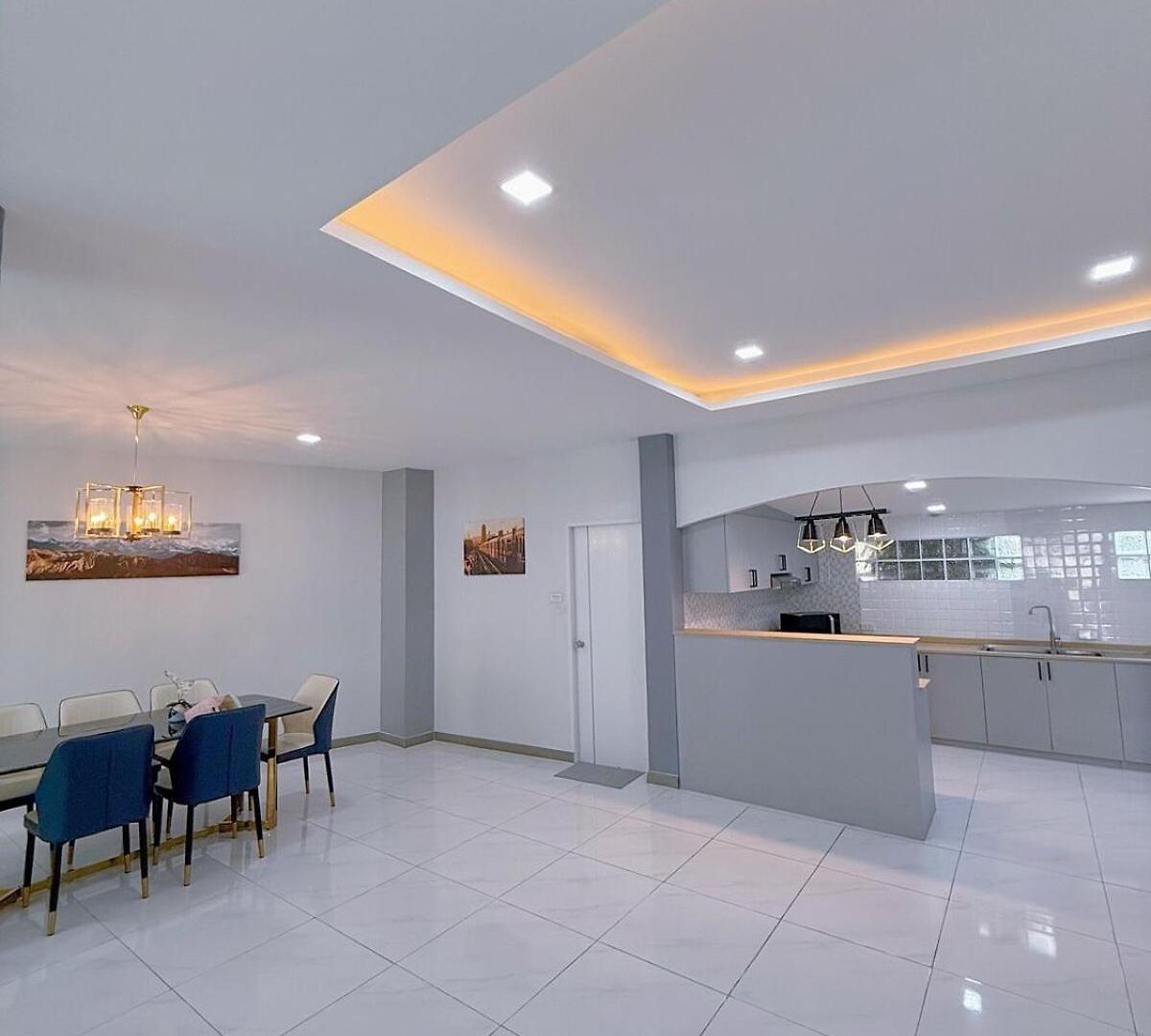 Near Three Town 4beds 5baths South