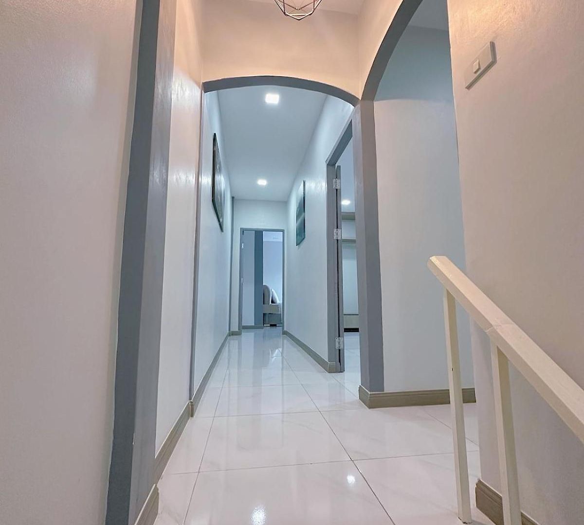 Near Three Town 4beds 5baths South