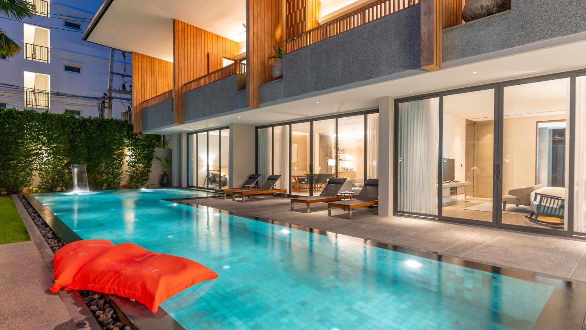 De Time - The Luxury Private Pool