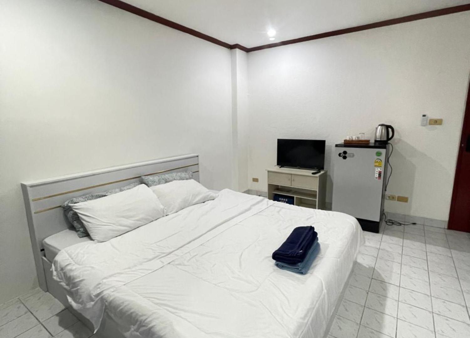 อพาร์ทเม้น 24 Sqm Near Monthly Rent *