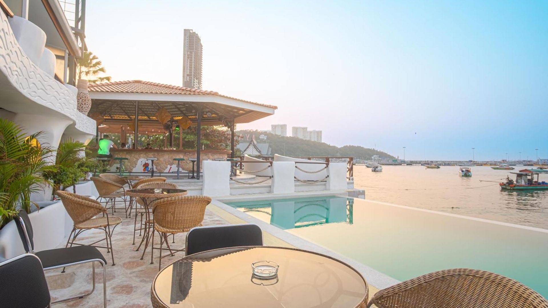 โรงแรม Windy 3*
