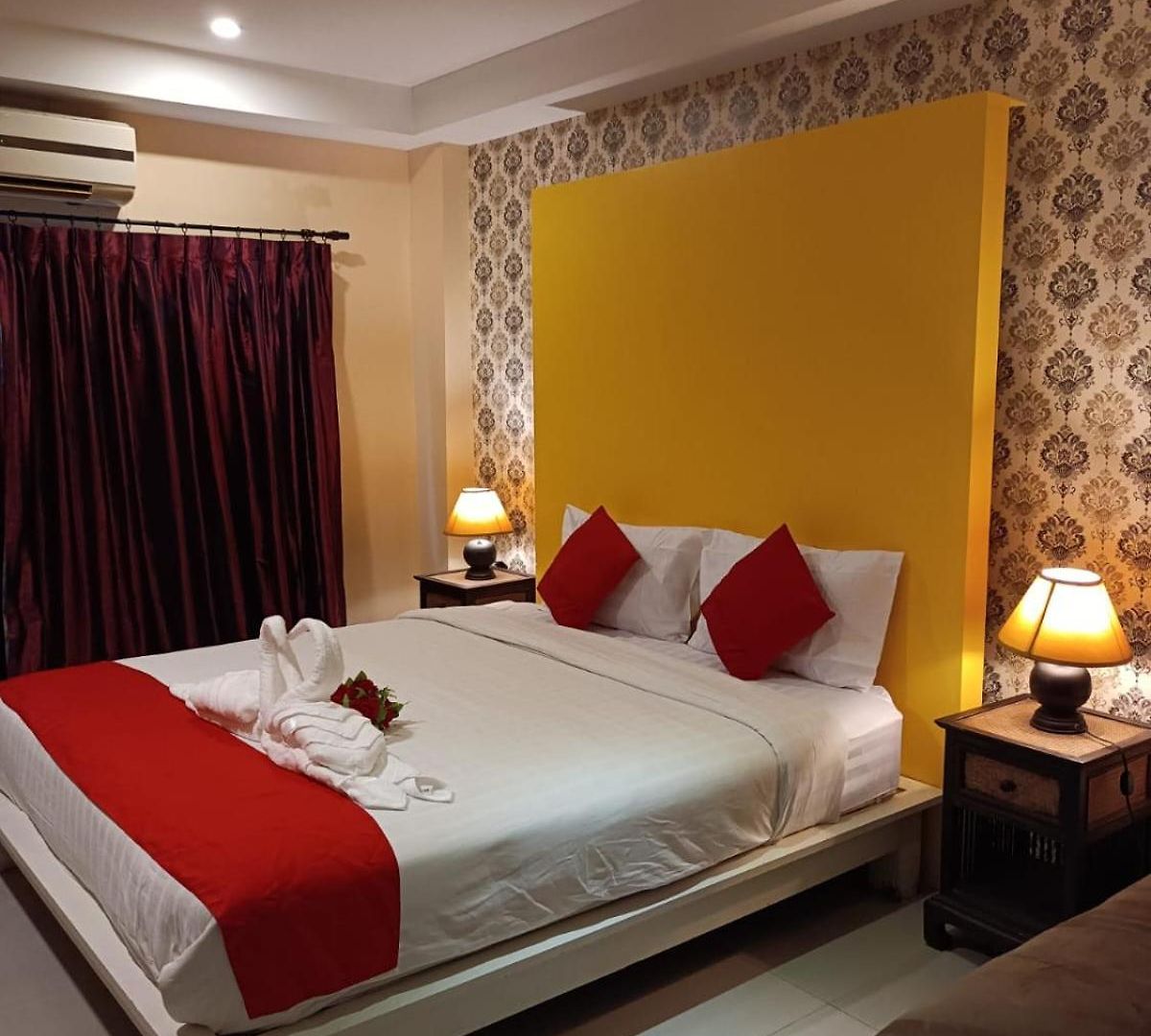 โรงแรม Aura
