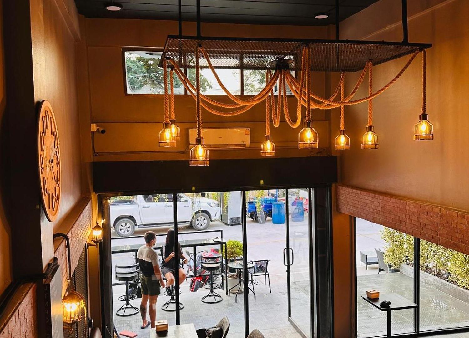 ที่พัก Friends Station & Cafe *