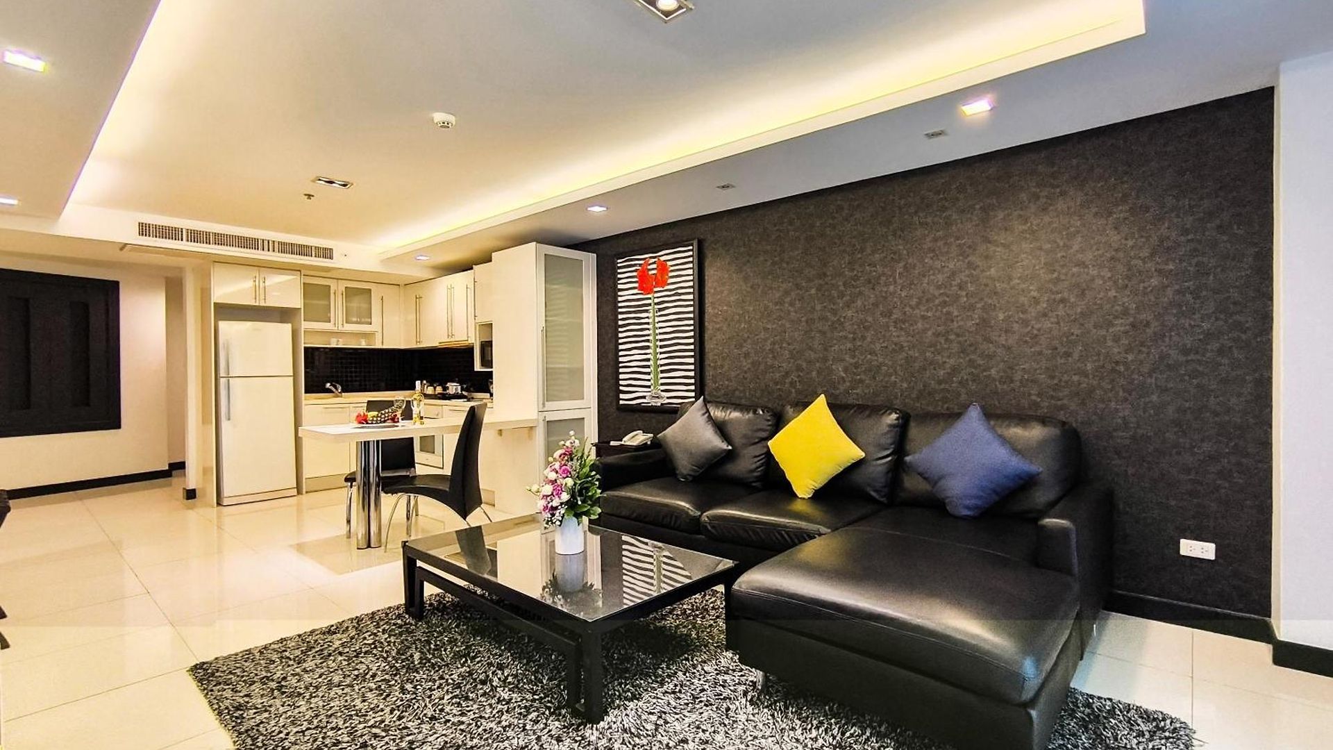 โรงแรม Nova By Compass Hospitality 4*