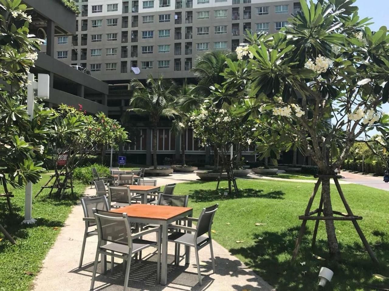 อพาร์ทเม้น Lpn Premium Pattaya