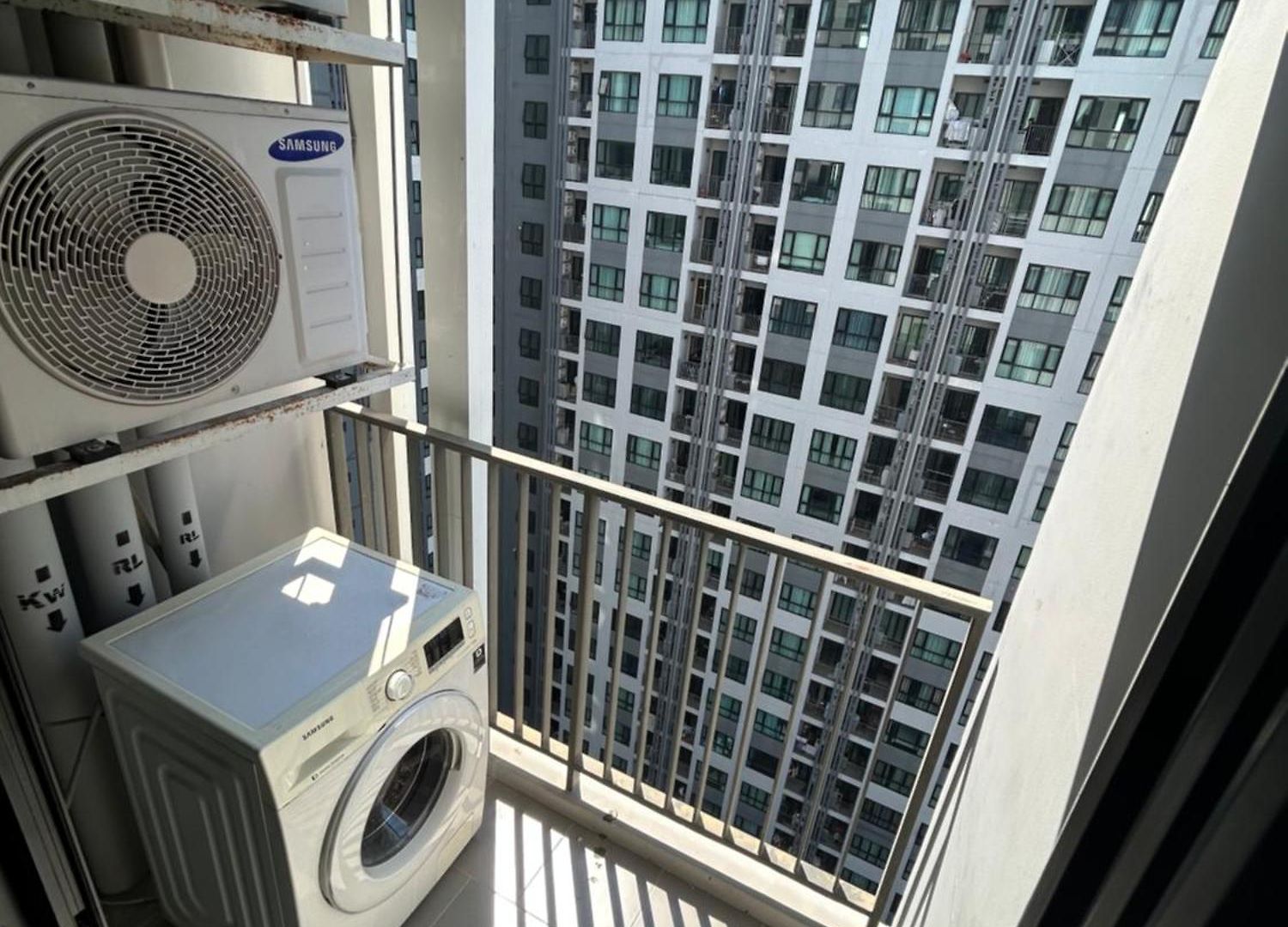 อพาร์ทเม้น The Base High Floor *