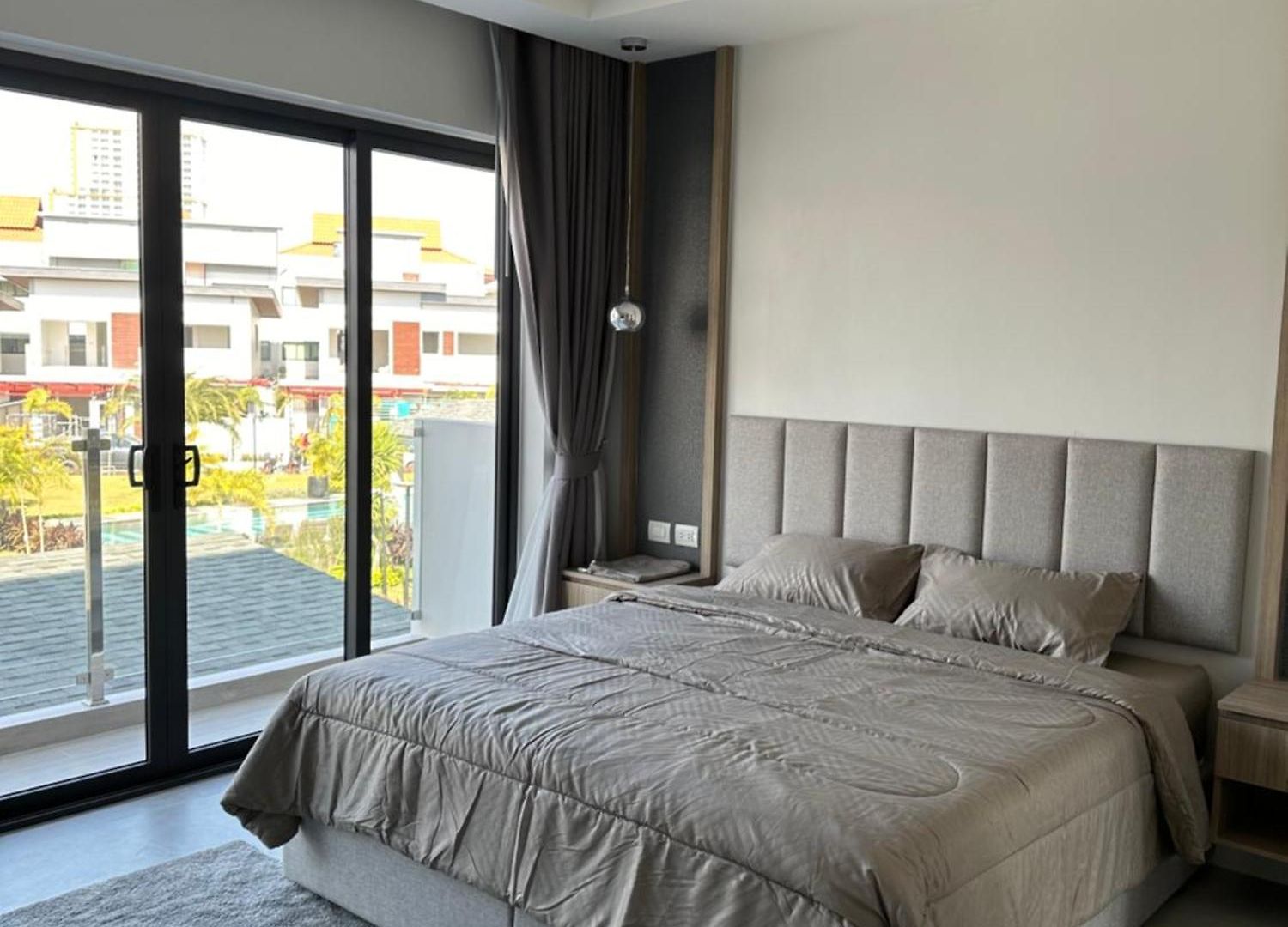 Deluxe Midtown 3bed Pattaya