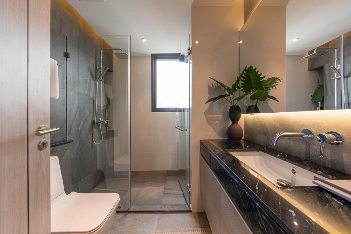 อพาร์ทเม้น Exclusive High Floor 2 Bed Sea View Luxury Pattaya
