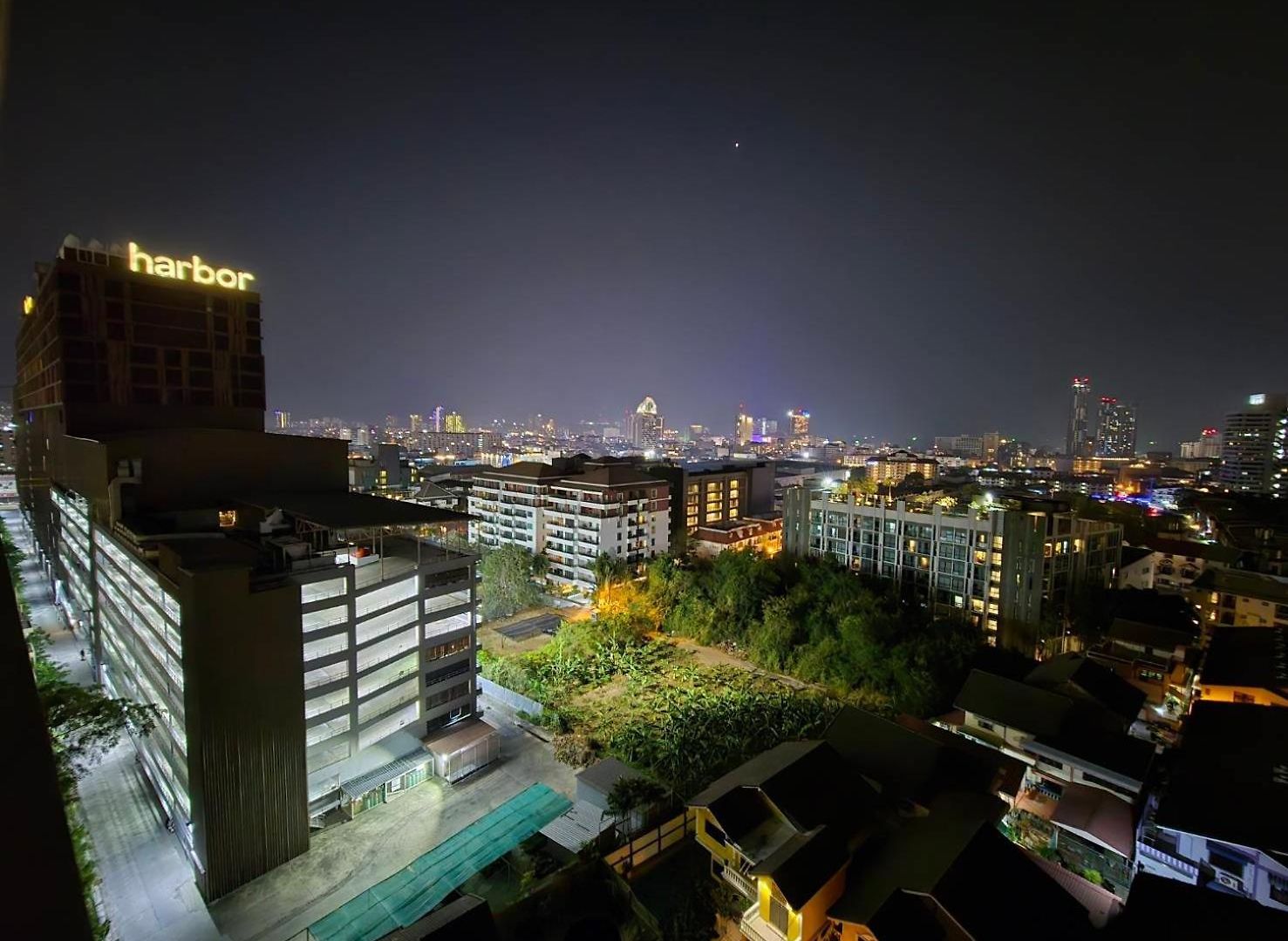 First Pacific Cirrus โรงแรม